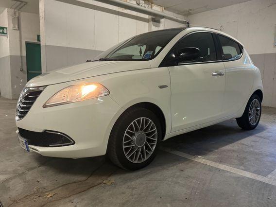 Lancia Ypsilon 1.3 MJT 16V 95 CV 5 porte S&S Silver