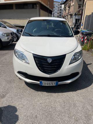 Lancia Ypsilon 0.9 TwinAir 85 CV 5 porte Metano Ecochic Elefantino