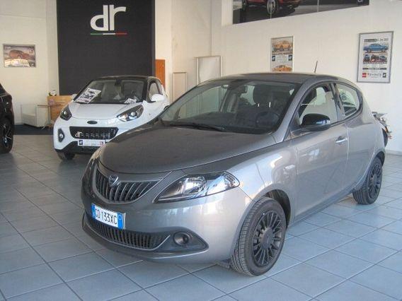 Lancia Ypsilon 1.0 FireFly 5 porte S&S Hybrid Ecochic Silver