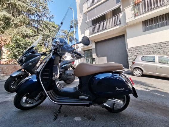 Vespa 300 gts Hpe solo 3900 km Perfetta