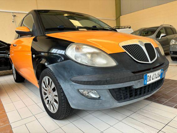 Lancia Ypsilon 1.2 16V Momo Design