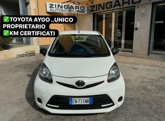 TOYOTA AYGO 1.0 12V 5P. LOUNGE NAVI PERFETTA