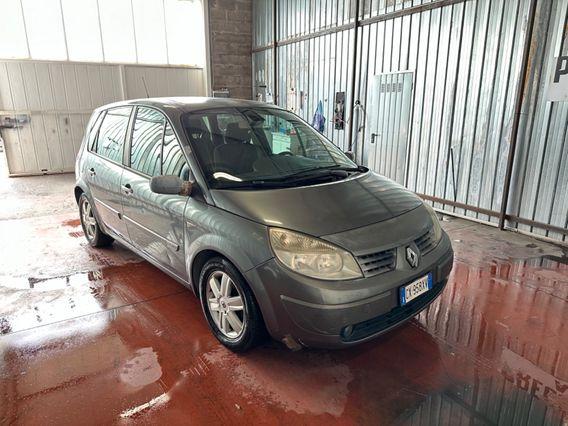 Renault Scenic 1.9 dCi/130CV Confort