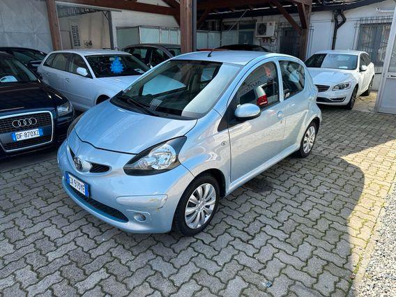 Toyota Aygo 1.0 12V VVT-i 5 porte Sol