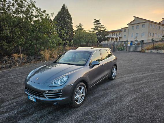 Porsche Cayenne 3.0 Diesel V6 240cv tetto apribile