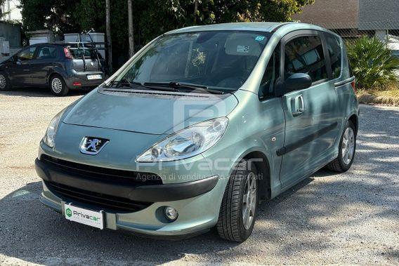 PEUGEOT 1007 1.4 Happy