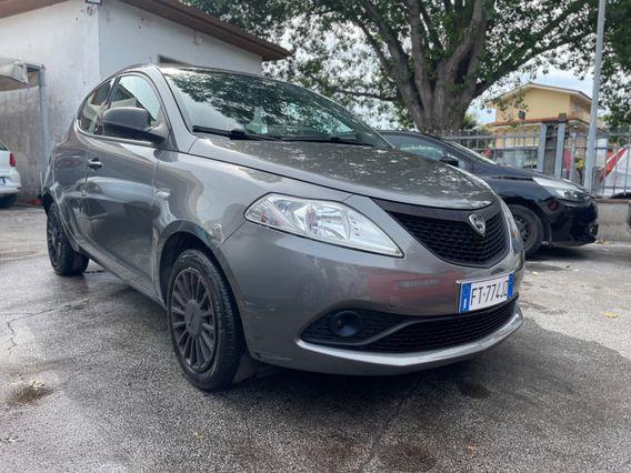 Lancia Ypsilon 1.2 69 CV 5 porte GPL Ecochic Elefantino Blu