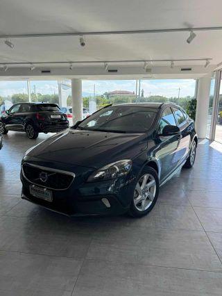 VOLVO V40 Cross Country D3 Momentum