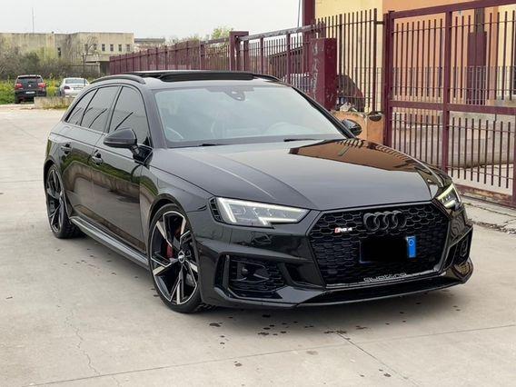 Audi RS 4 Avant 2.9 530hp total black