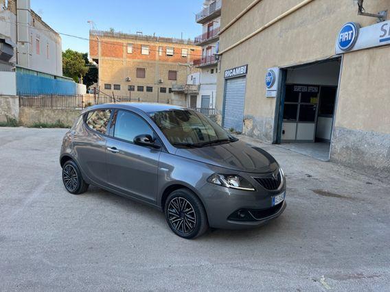 Lancia Ypsilon 1.0 FireFly 5 porte S&S Hybryd Gold