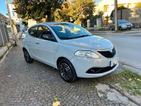 Lancia Ypsilon 1.2 69 CV 5 porte GPL Ecochic Gold