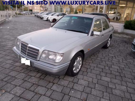 MERCEDES-BENZ E 200 16 cat UNICO PROPRIETARIO TENUTA MANIACALMENTE