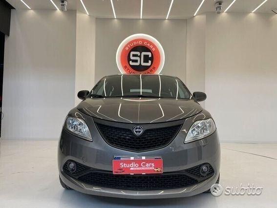 Lancia Ypsilon 1.0 FireFly Hybrid Silver S&S 70CV