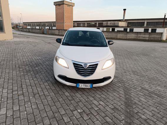 Lancia Ypsilon 1.2 benzina SOLAMENTE 105.000 KM