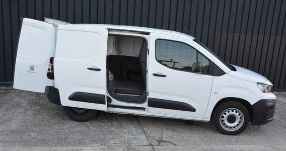 Peugeot Partner BlueHDI 130cv EAT8B Premium* CAMBIO AUTOMATICO *