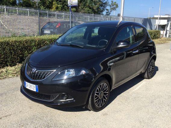 Lancia Ypsilon 1.0 FireFly 5 porte S&S Hybrid Platino