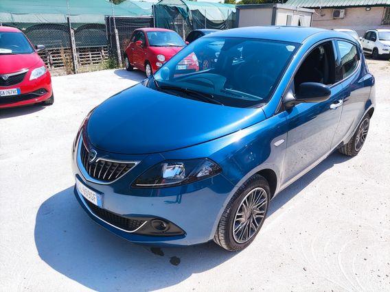 Lancia Ypsilon 1.0 FireFly 5 porte S&S Hybrid Ecochic Gold