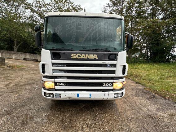 Scania 94 D 300 Cassonato con gru