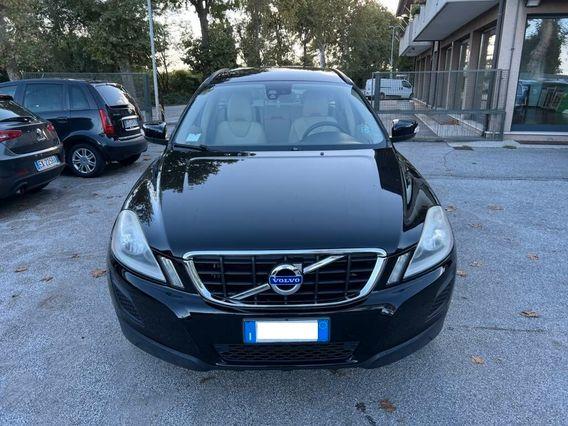 Volvo XC 60 XC60 D5 AWD Geartronic Momentum