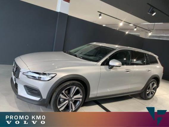 VOLVO V60 Cross Country B4 (d) AWD automatico Core