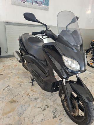 Yamaha X-Max 125 XMAX