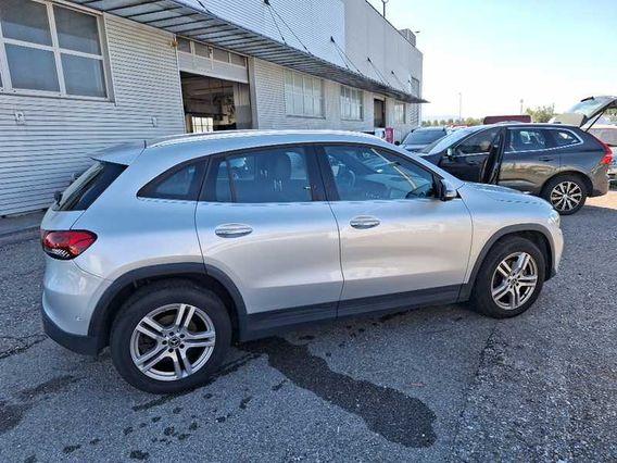 MERCEDES-BENZ GLA 200 d Automatic Sport