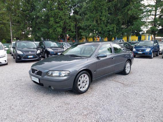 Volvo S60 2.4 D5 20V cat Momentum