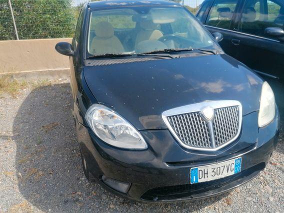 Lancia Ypsilon 1.3 MJT 75 CV Argento