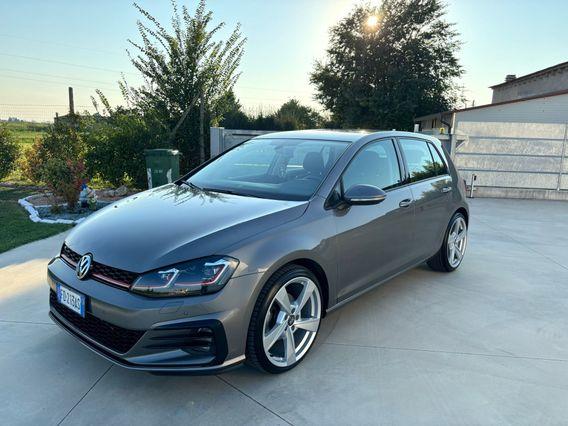 Volkswagen Golf 2.0 TDI DSG 5p. Highline BlueMotion Technology