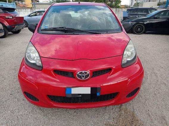 Toyota Aygo 1.0 12V VVT-i 5 porte Sol Connect-2012