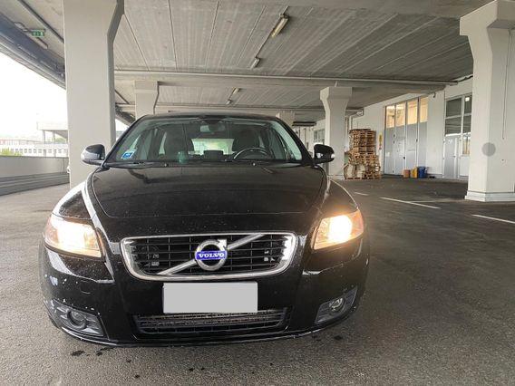 Volvo V50 D2 R-design