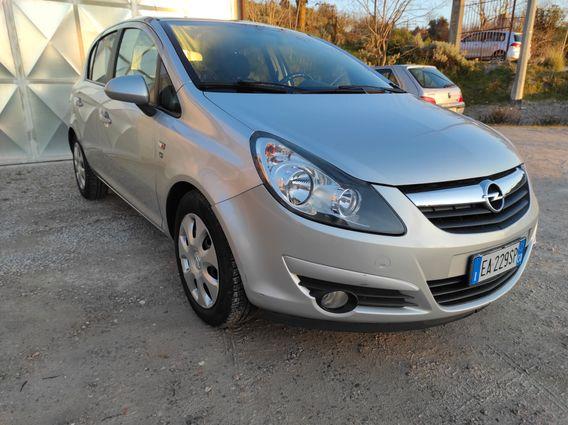 Opel Corsa 1.2 5 porte Cosmo