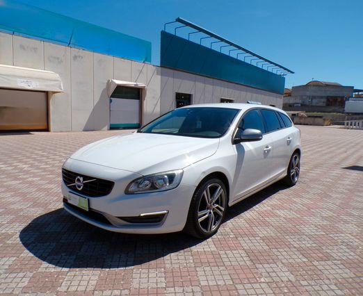 Volvo V60 D4 AWD Geartronic Kinetic