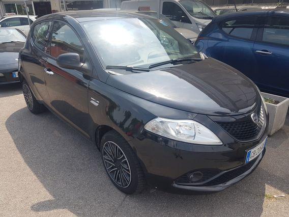 Lancia Ypsilon 1.2 69 CV 5 porte GPL Ecochic Black and Noir