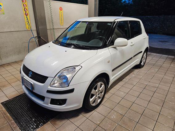 Suzuki Swift 1.3 4x4 5p. GL