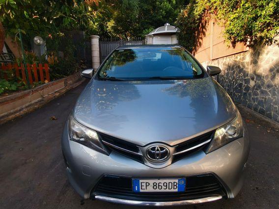 Toyota Auris 1.4 D-4D 90 cv da V e t r i n a