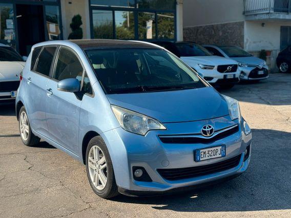 Toyota Verso-S 1.3 MT Lounge CAMBIO AUTOMATICO