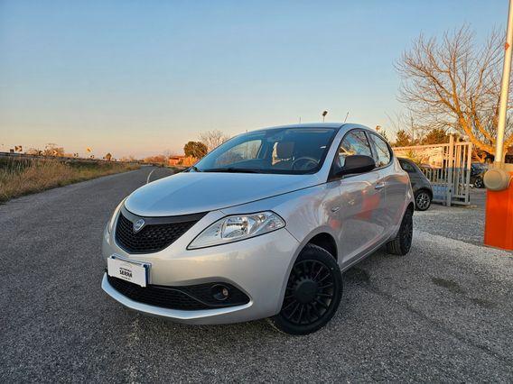 Lancia Ypsilon 1.2 69 CV 5 porte GPL Ecochic Elefantino Blu