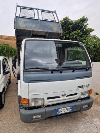 NISSAN CABSTAR RIBALTABILE TRILATERALE