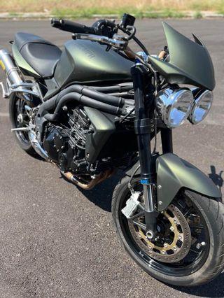 TRIUMPH SPEED TRIPLE