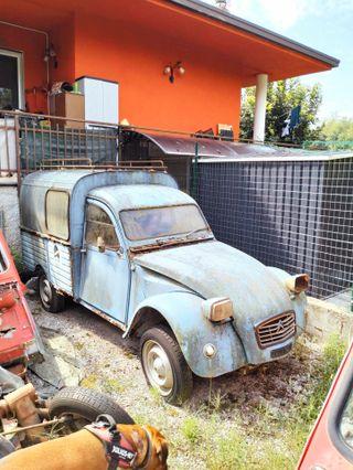 Citroen 2CV Furgonetta AK 400 1977 Da restaurare