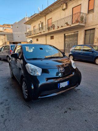 Toyota iQ 1.0 benzina Anno 2011