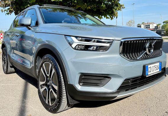 Volvo XC40 D3 150CV Geartronic Momentum TETTO APRIB