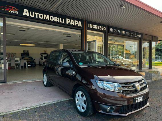 Dacia Sandero 1.2 75CV Serie Speciale Lauréate Family