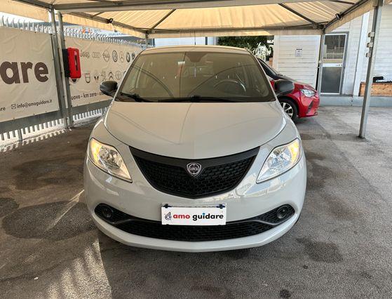 Lancia Ypsilon 1.2 69 CV 5 porte Silver