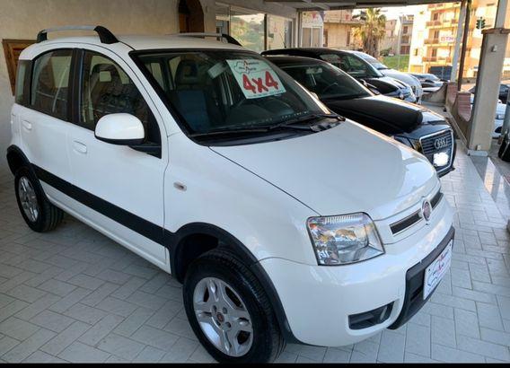 Fiat Panda 1.3 MJT 16V DPF 4x4 Climbing