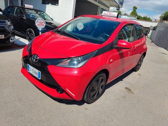 Toyota Aygo 1.0 VVT-i 69 CV 5 porte x-cool MMT