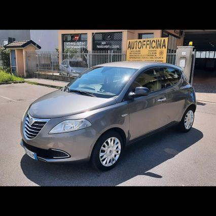 Lancia Ypsilon 1.2 69 CV 5 porte Silver