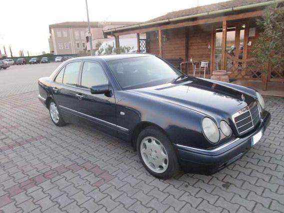 Mercedes-Benz E 200 E 200 k Elegance FL