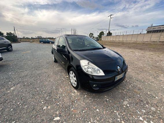 Renault Clio 1.5 Diesel- NEOPATENTATI